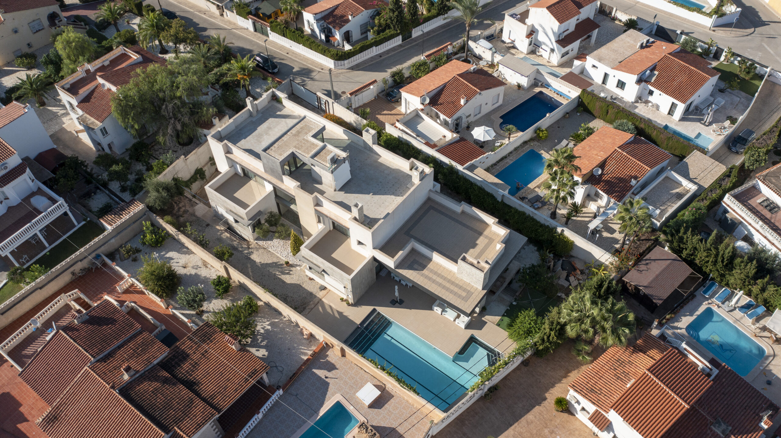 EXCLUSIVE AND MODERN VILLA IN ALBIR Costa Blanca Services